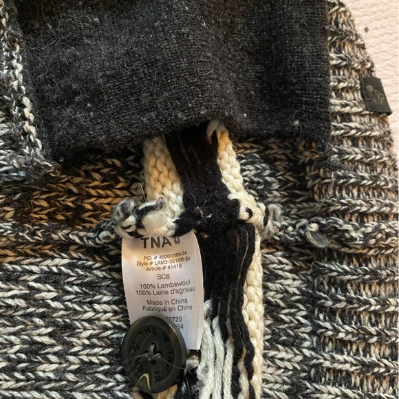 100% Lamb’s wool TNA cardigan - Picture 4 of 5